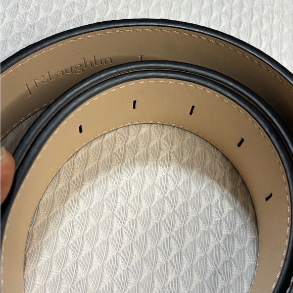 J McLaughlin Black Leather Belt - Picture 6 of 9